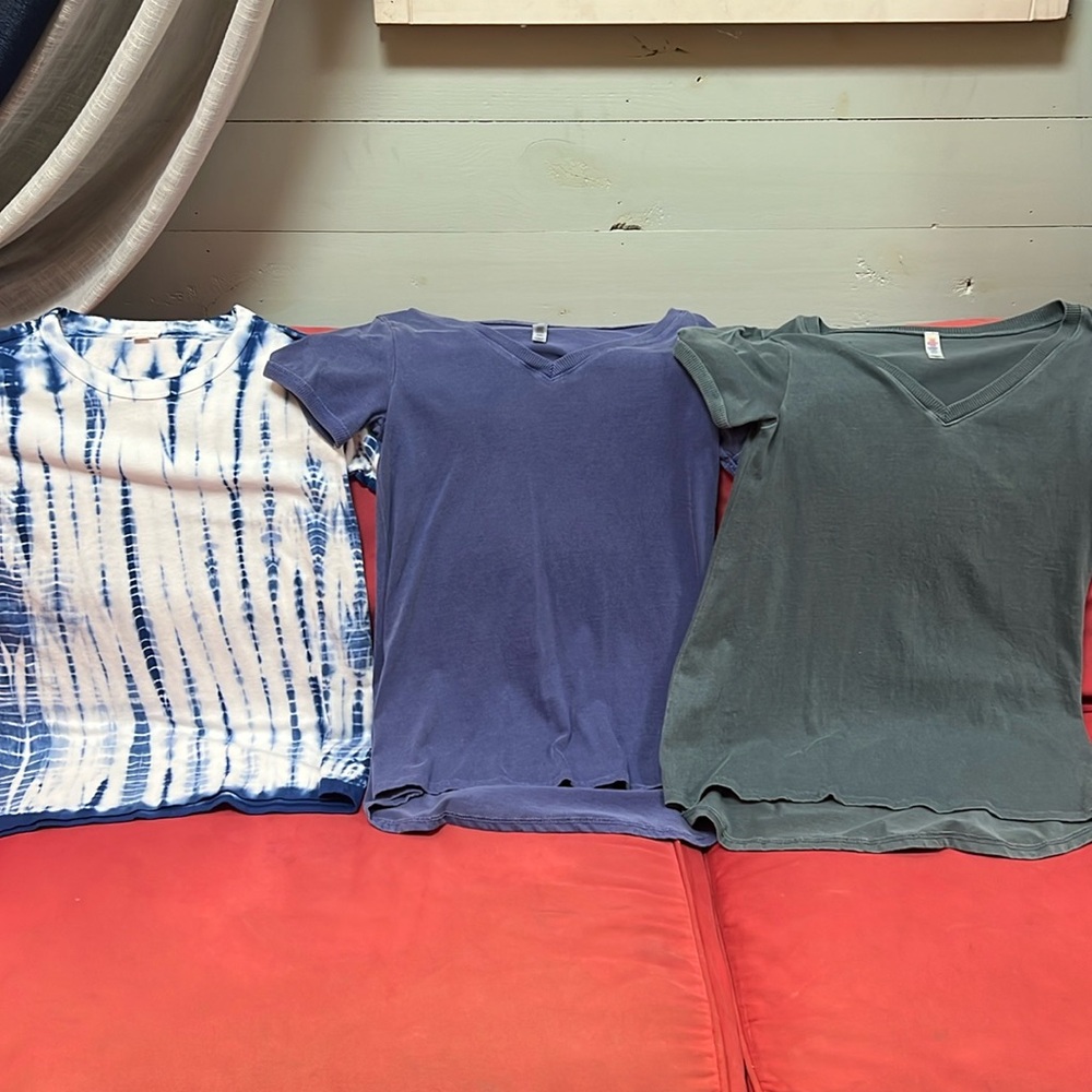 Set if 3 Lularoe short sleeve shirts